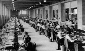 Imagem mostra o primeiro coworkingo do mundo, criado por Frank Lloyd Wright