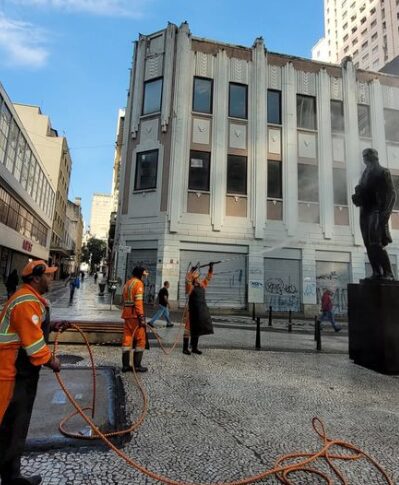 Trabalho de zeladoria da Subprefeitura Sé. Foto: Reprodução Instagram